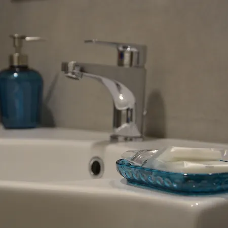 Dimora Megaride Bed and Breakfast Νάπολη