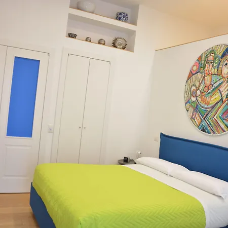 Dimora Megaride Couette-café 4*